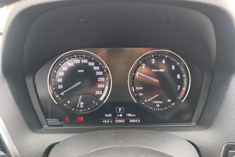 Used BMW 1 Series 2018 118i Leading Model Odometer Close Up