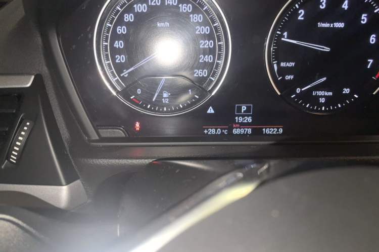Used BMW 1 Series 2018 118i Fashion Model Odometer Close Up
