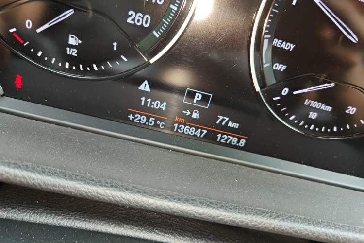 Used BMW 1 Series 2018 118i Sport Edition Odometer Close Up