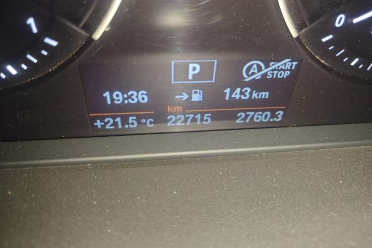 Used BMW 1 Series 2018 Facelifted 118i Sport Edition Odometer Close Up