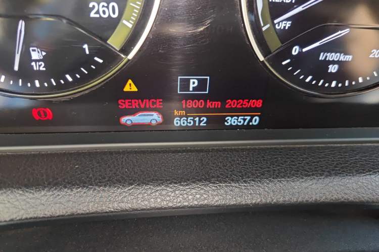 Used BMW 1 Series 2018 118i Sport Design Package Odometer Close Up