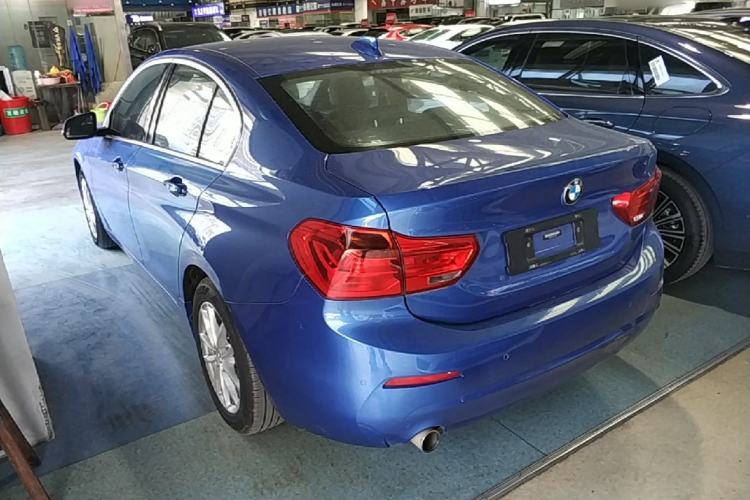 Used BMW 1 Series 2018 118i Fashion Model Rear Left 45 Deg