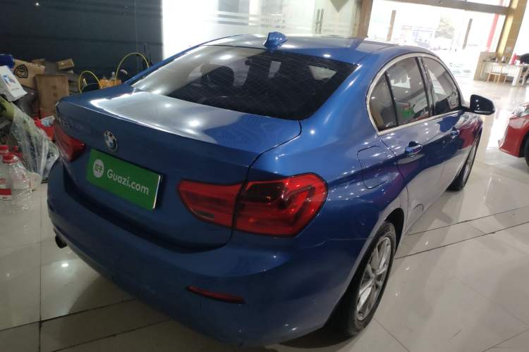 Used BMW 1 Series 2018 118i Fashion Model Rear Right 45 Deg