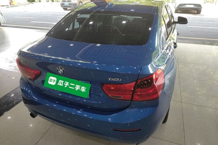 Used BMW 1 Series 2018 118i Fashion Model Rear Right 45 Deg