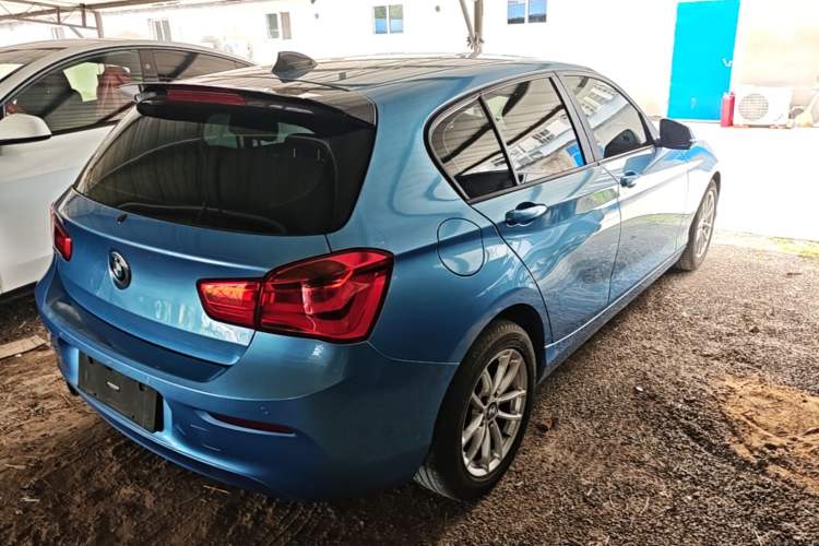 Used BMW 1 Series 2018 118i Leading Model Rear Right 45 Deg