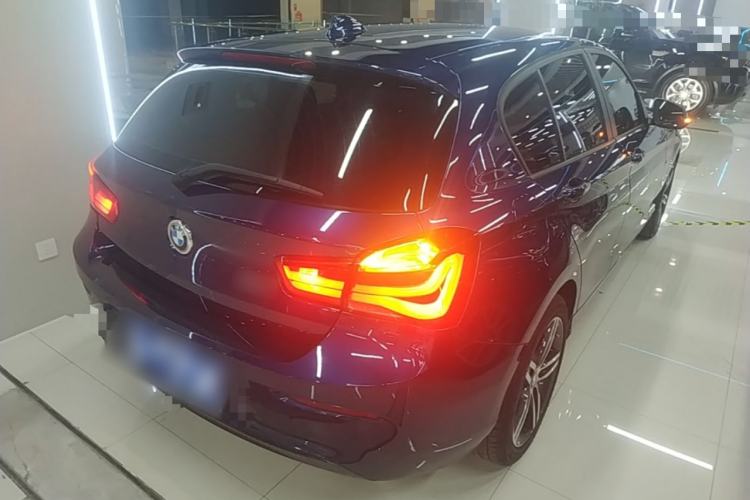 Used BMW 1 Series 2018 118i Sport Design Package Rear Right 45 Deg