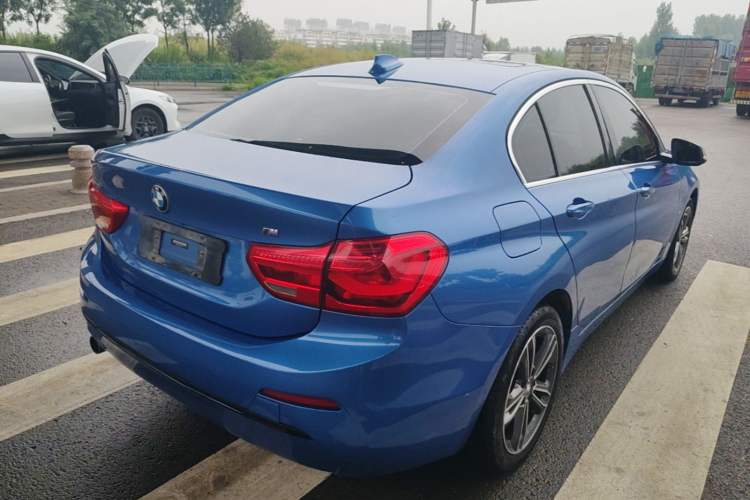 Used BMW 1 Series 2018 118i Sport Edition Rear Right 45 Deg