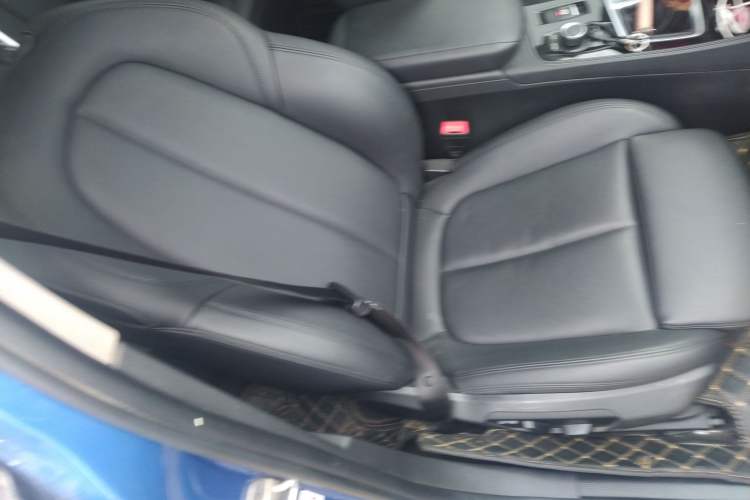 Used BMW 1 Series 2018 Facelifted 118i Sport Edition Right Front Seat