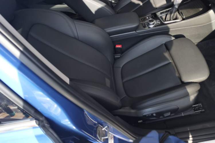 Used BMW 1 Series 2018 120i Design Package Model Right Front Seat