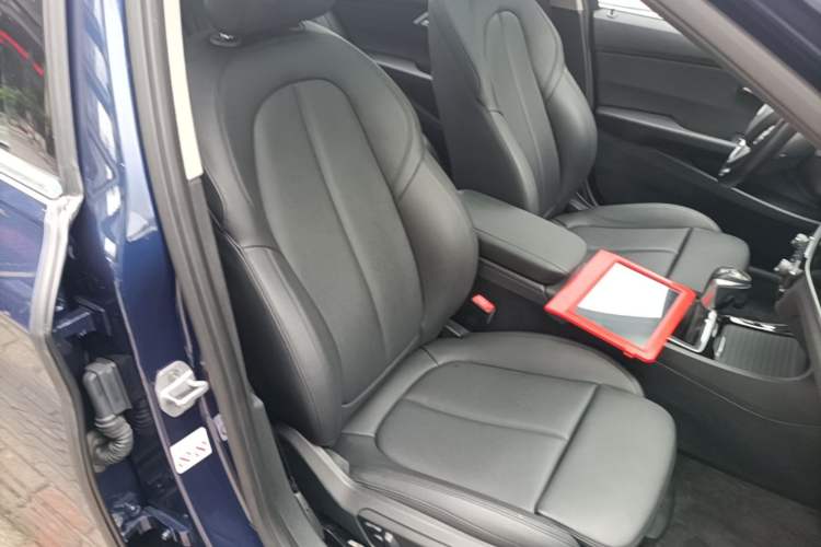 Used BMW 1 Series 2018 118i Sport Edition Right Front Seat