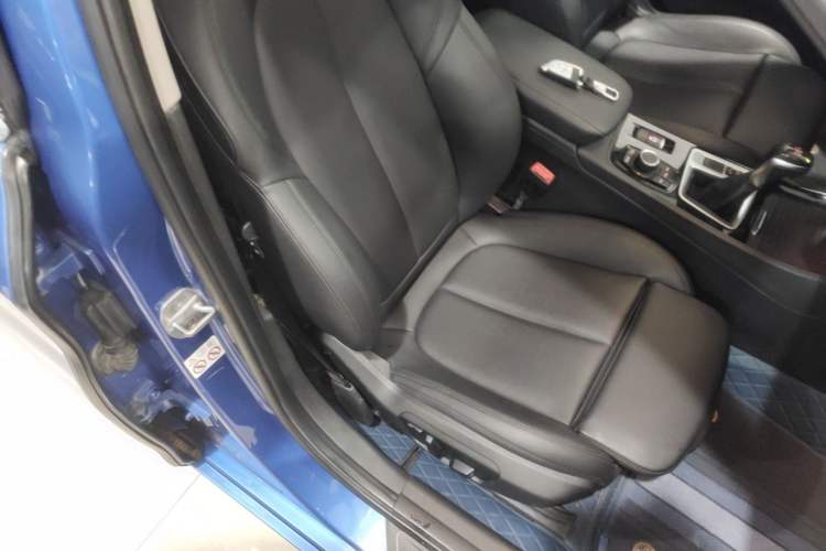Used BMW 1 Series 2018 118i Sport Edition Right Front Seat
