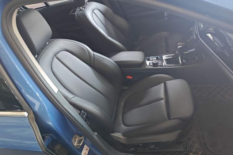 Used BMW 1 Series 2018 118i Sport Edition Right Front Seat