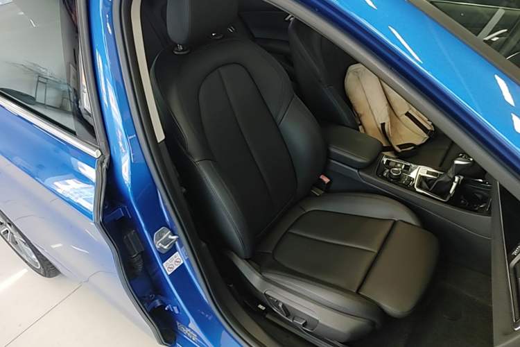 Used BMW 1 Series 2018 118i Sport Edition Right Front Seat