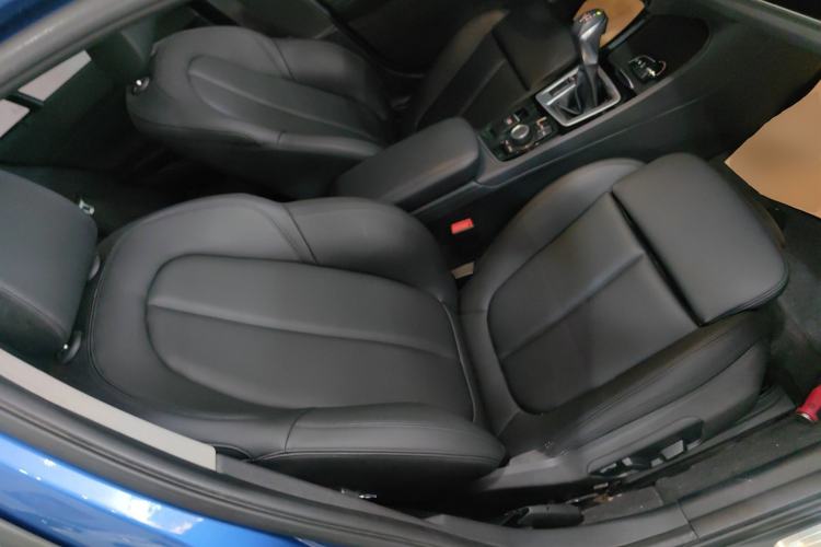 Used BMW 1 Series 2018 Facelifted 118i Sport Edition Right Front Seat