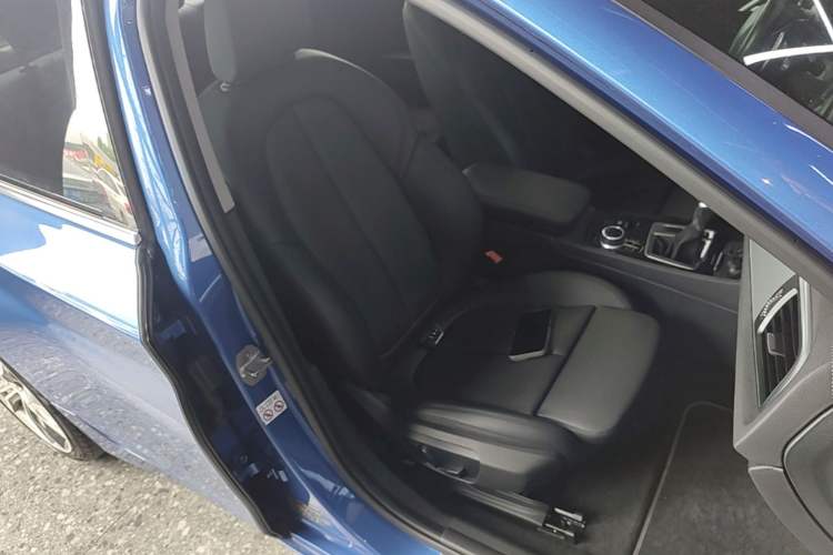 Used BMW 1 Series 2018 120i Design Package Model Right Front Seat