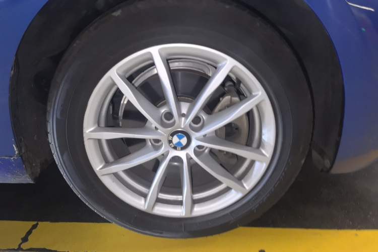 Used BMW 1 Series 2018 118i Fashion Model Right Front Wheel Hub