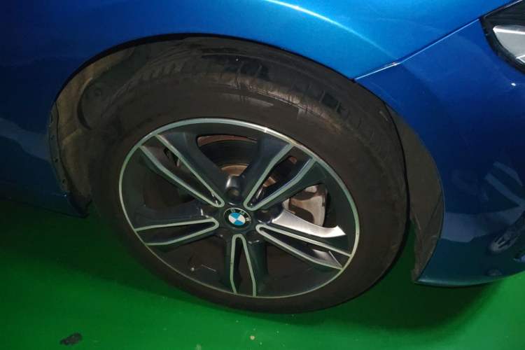Used BMW 1 Series 2018 Facelifted 118i Sport Edition Right Front Wheel Hub