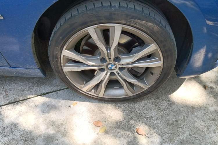 Used BMW 1 Series 2018 120i Design Package Model Right Front Wheel Hub
