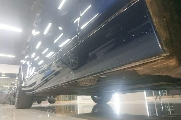 Used BMW 1 Series 2018 118i Sport Design Package Right Side Sill