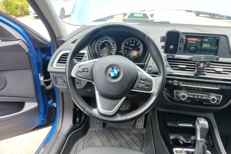 Used BMW 1 Series 2018 118i Sport Edition Steering Wheel