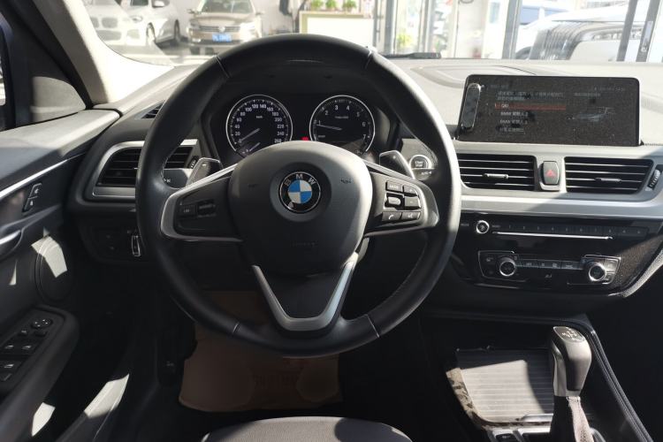 Used BMW 1 Series 2018 120i Design Package Model Steering Wheel