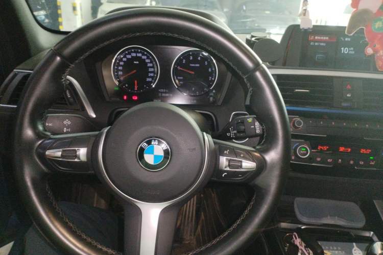 Used BMW 1 Series 2018 120i M Sport Package Steering Wheel