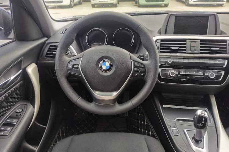 Used BMW 1 Series 2018 118i Leading Model Steering Wheel
