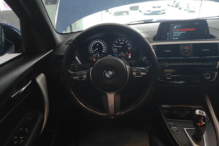 Used BMW 1 Series 2018 120i M Sport Package Steering Wheel