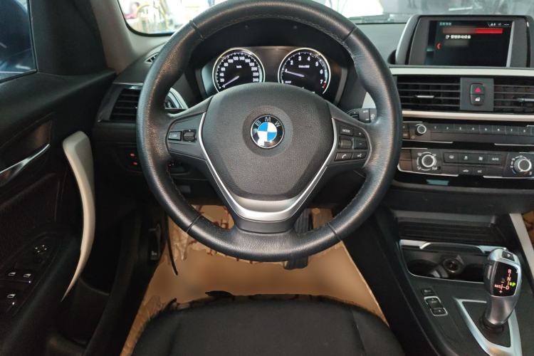 Used BMW 1 Series 2018 118i Leading Model Steering Wheel