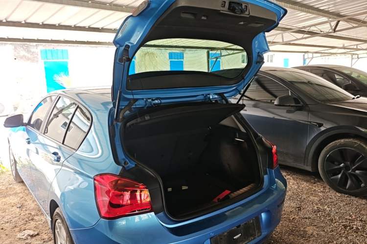 Used BMW 1 Series 2018 118i Leading Model Trunk