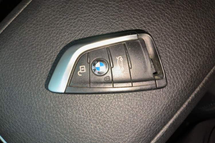Used BMW 1 Series 2018 118i Sport Edition Vehicle Key