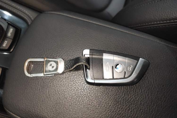Used BMW 1 Series 2018 118i Sport Edition Vehicle Key