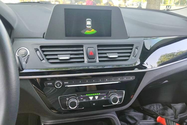 Used BMW 1 Series 2018 118i Sport Edition Audio And AC Panel