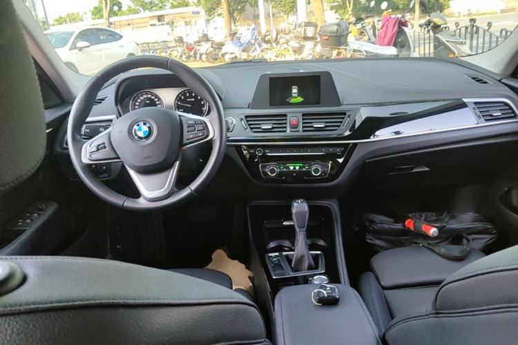 Used BMW 1 Series 2018 118i Sport Edition Center Console
