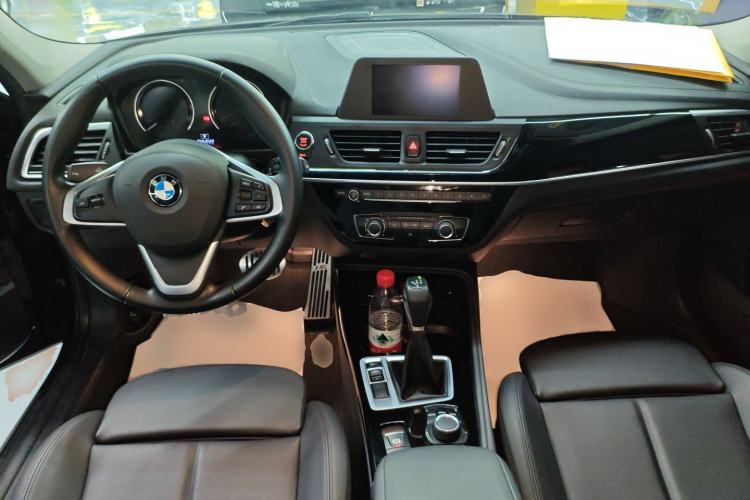 Used BMW 1 Series 2018 118i Sport Edition Center Console