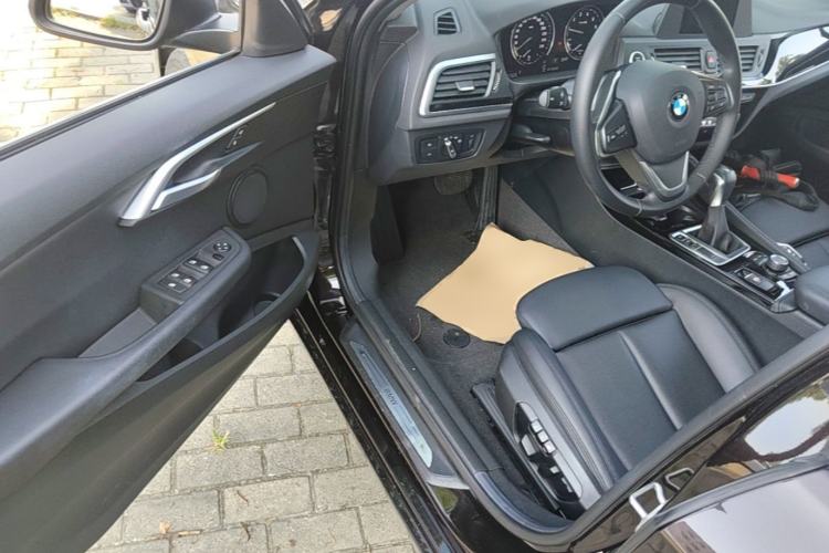 Used BMW 1 Series 2018 118i Sport Edition Driver Seat