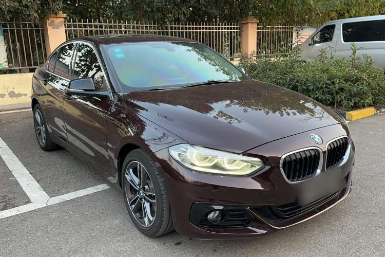 Used BMW 1 Series 2018 118i Sport Edition Front Right 45 Deg
