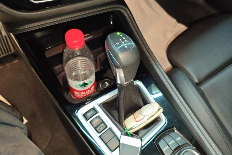 Used BMW 1 Series 2018 118i Sport Edition Gear Lever