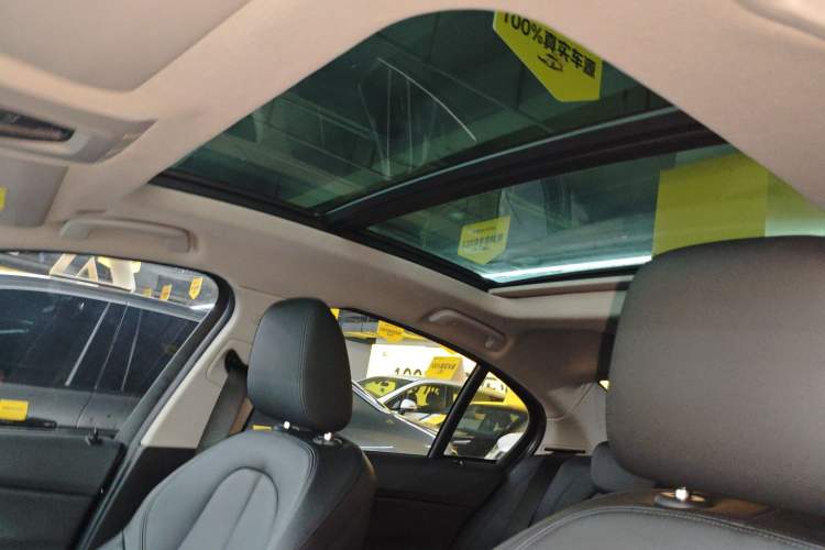 Used BMW 1 Series 2018 118i Sport Edition Headliner
