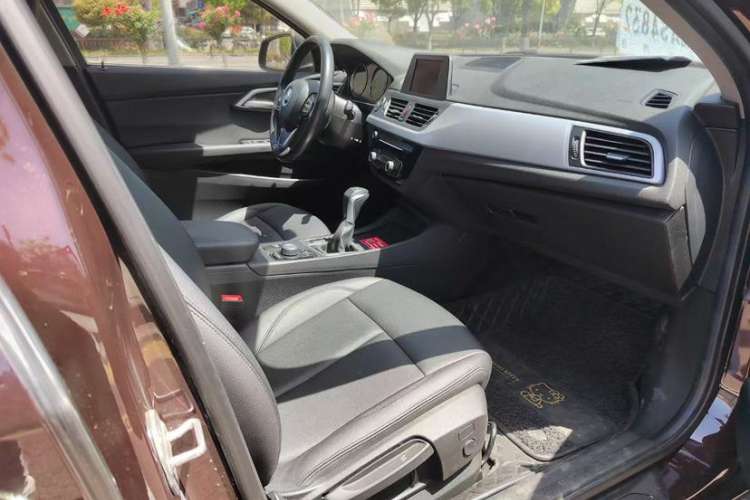 Used BMW 1 Series 2018 118i Fashion Model Interior 3