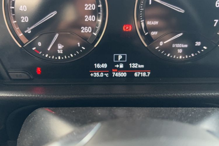 Used BMW 1 Series 2018 118i Fashion Model Odometer Close Up