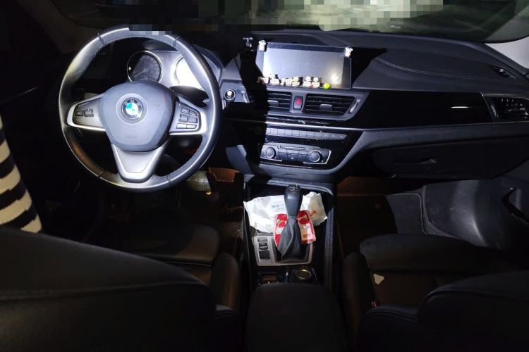 Used BMW 1 Series 2018 118i Sport Edition Center Console