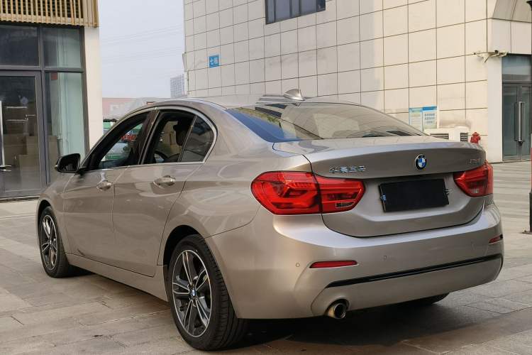 Used BMW 1 Series 2018 Facelifted 118i Sport Edition Exterior 6