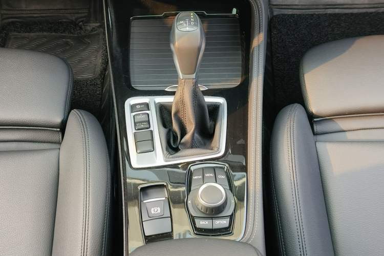 Used BMW 1 Series 2018 Facelifted 118i Sport Edition Gear Lever