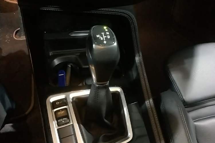 Used BMW 1 Series 2018 118i Sport Edition Gear Lever