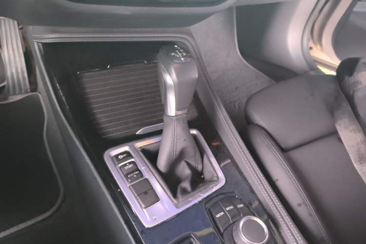 Used BMW 1 Series 2018 118i Sport Edition Gear Lever