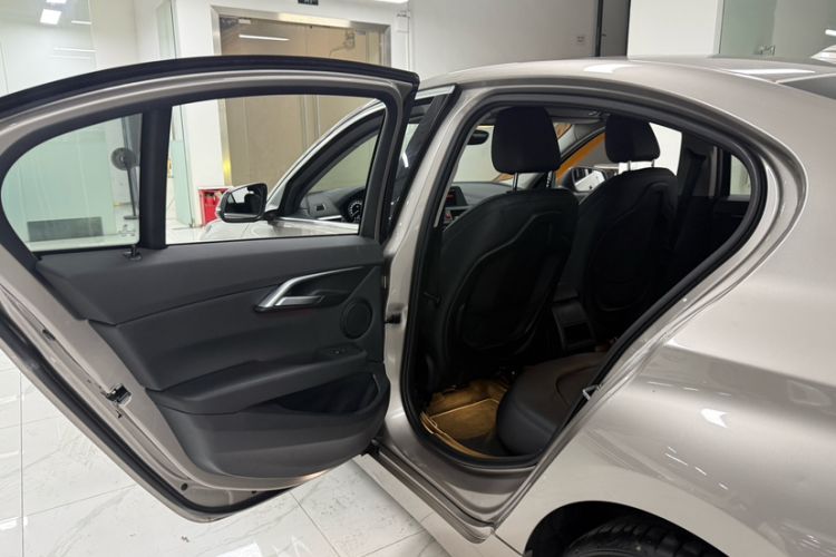 Used BMW 1 Series 2018 118i Sport Edition Interior 3