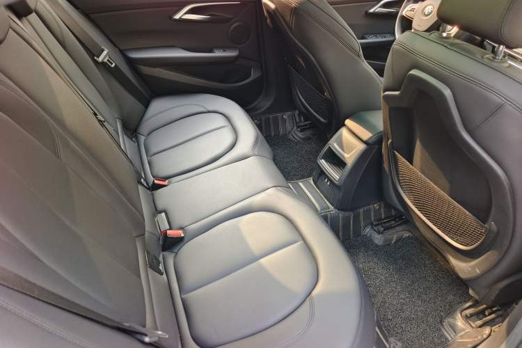 Used BMW 1 Series 2018 Facelifted 118i Sport Edition Interior 4