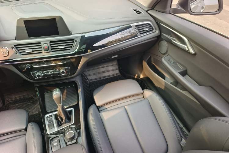 Used BMW 1 Series 2018 Facelifted 118i Sport Edition Interior 7