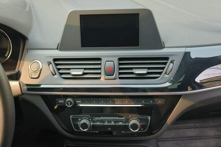 Used BMW 1 Series 2018 Facelifted 118i Sport Edition Interior 9
